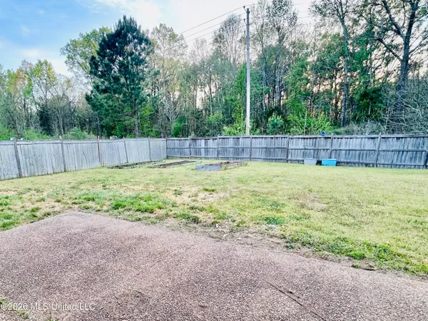 $259,900 | 912 Clubhouse Drive, Pearl, MS 39208