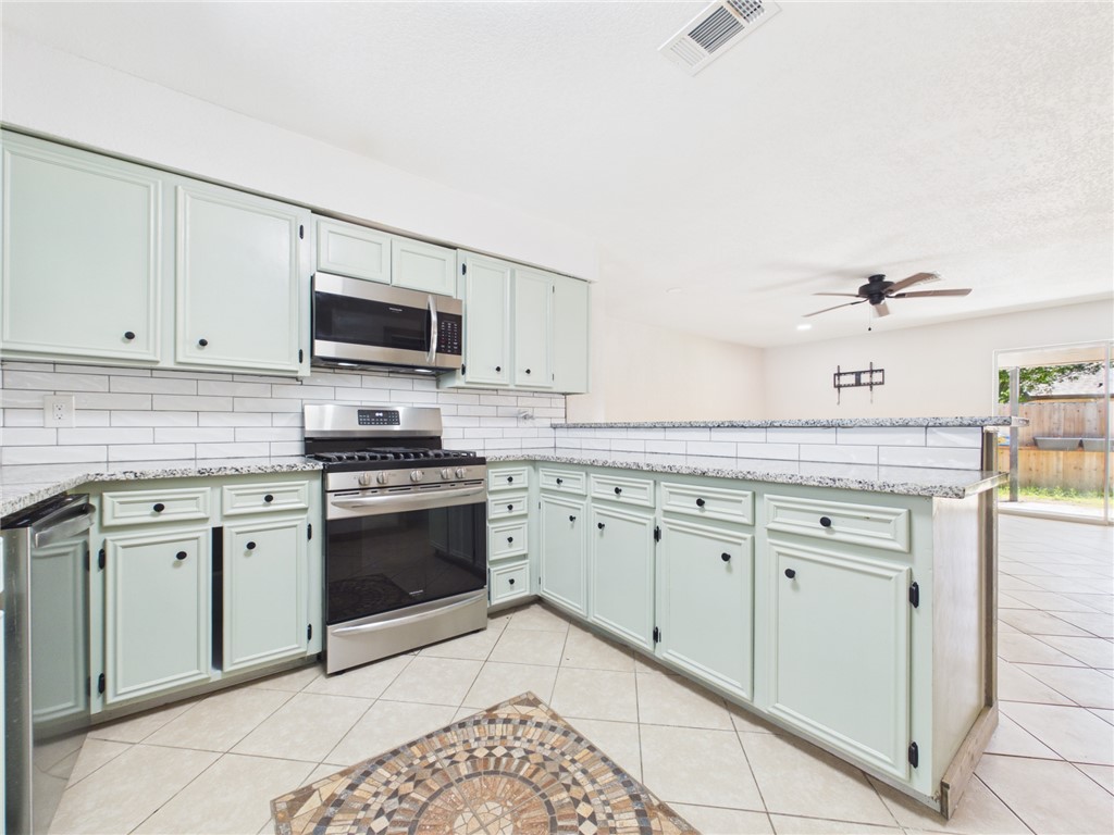 3000 Christopher Circle Bryan, TX 77803 - Photo 7 of 23