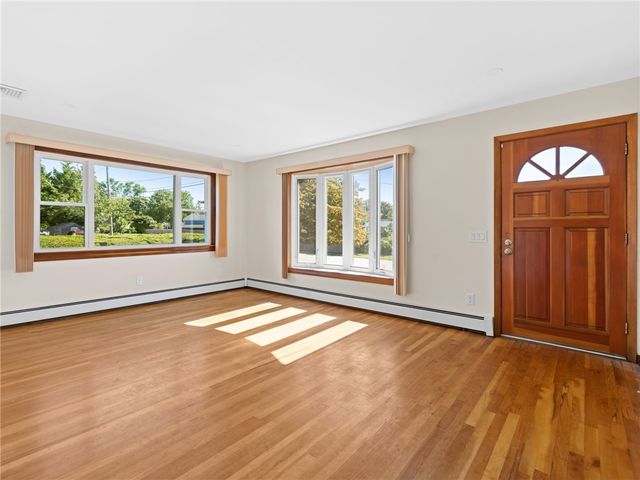 $427,000 | 309 Longmeadow Avenue, Warwick, RI 02889