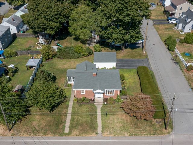 $427,000 | 309 Longmeadow Avenue, Warwick, RI 02889