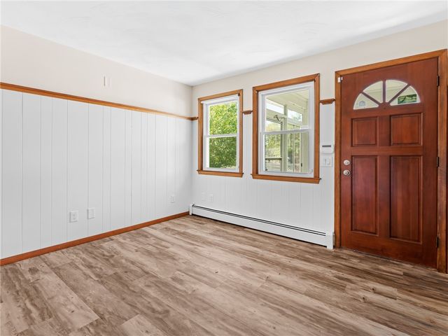 $427,000 | 309 Longmeadow Avenue, Warwick, RI 02889