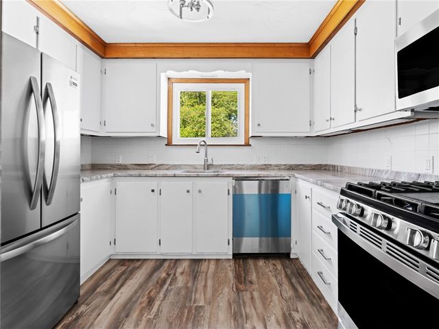 $427,000 | 309 Longmeadow Avenue, Warwick, RI 02889