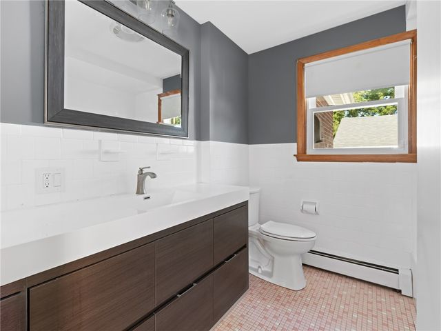 $427,000 | 309 Longmeadow Avenue, Warwick, RI 02889