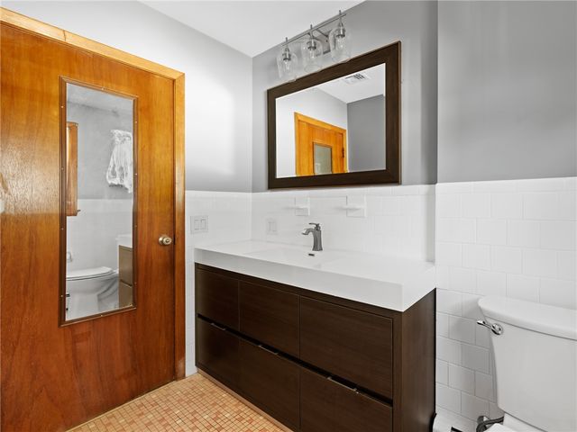 $427,000 | 309 Longmeadow Avenue, Warwick, RI 02889