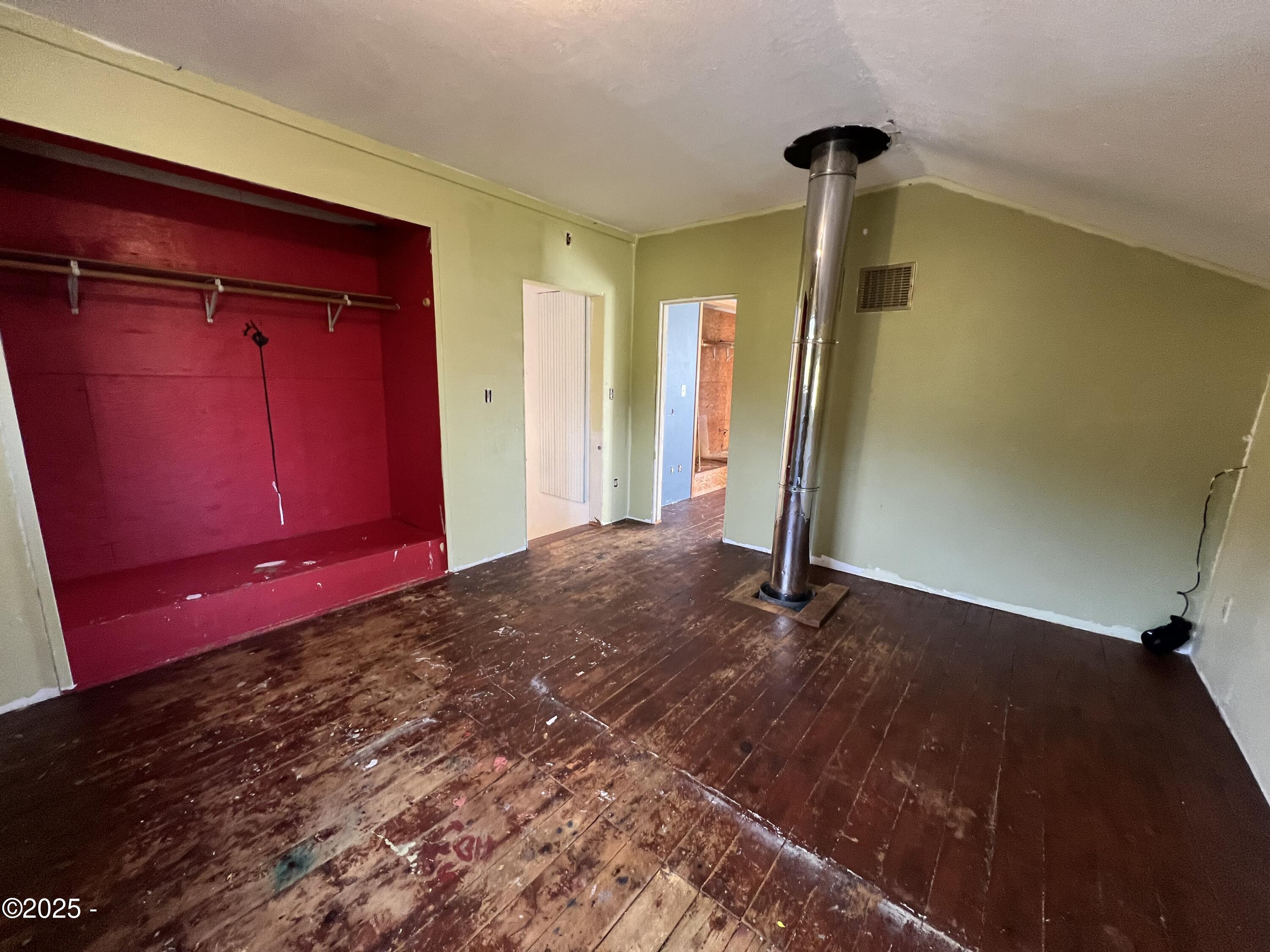 90 Gibson Lane Logsden, OR 97357 - Photo 12 of 21 Upper room 2