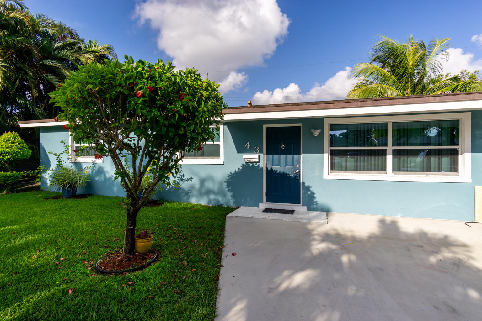 43 Andros Road Palm Springs, FL 33461 - Photo 2 of 23 1