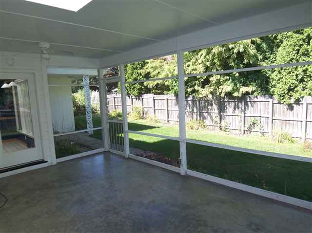 227 East High Point Road Peoria, IL 61614 - Photo 4 of 15 Gallery Image 4