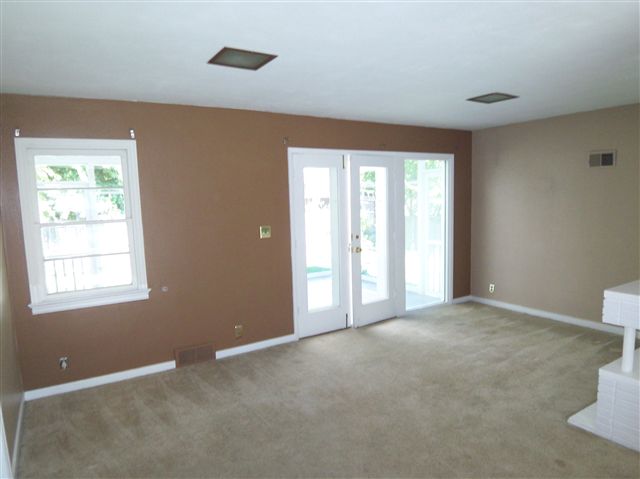 227 East High Point Road Peoria, IL 61614 - Photo 8 of 15 Gallery Image 8