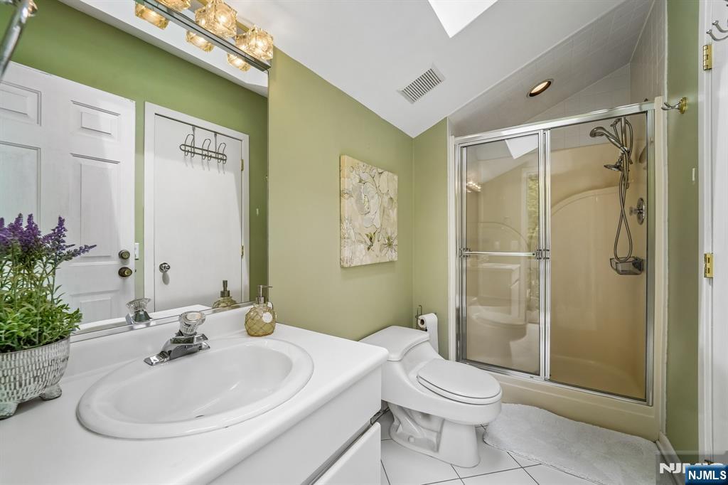 8 Union Hill Road Denville, NJ 07834 - Photo 16 of 50