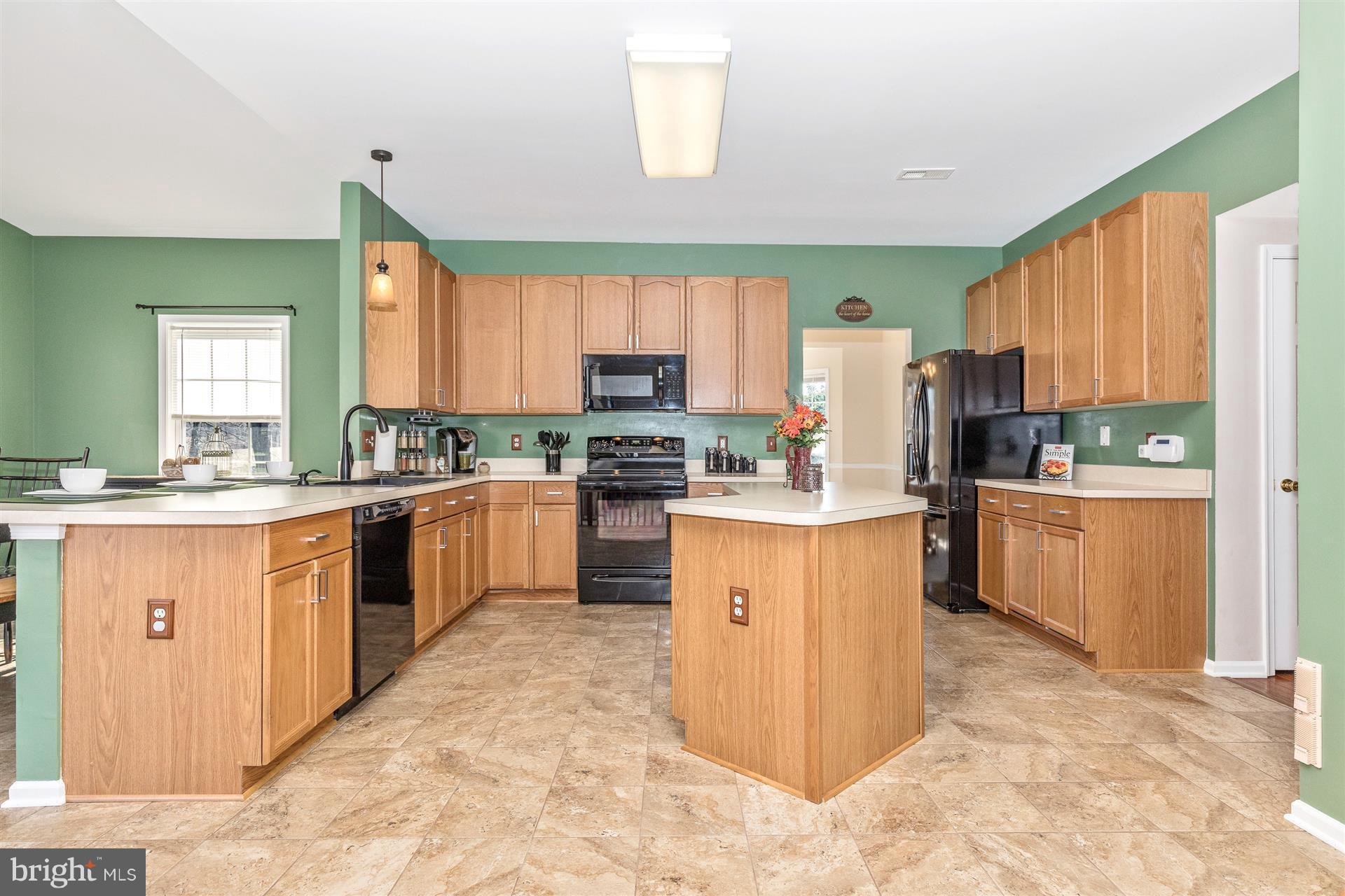 330 Paradise Valley Road Falling Waters, WV 25419 - Photo 8 of 29 Kitchen