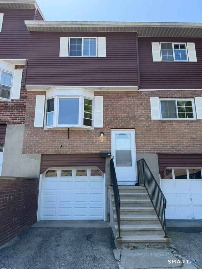 75 Leslie Road, Unit D Bridgeport, CT 06606 - Photo 1 of 24