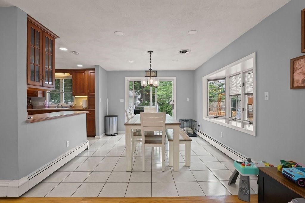 27 Alden Road Wareham, MA 02571 - Photo 5 of 39