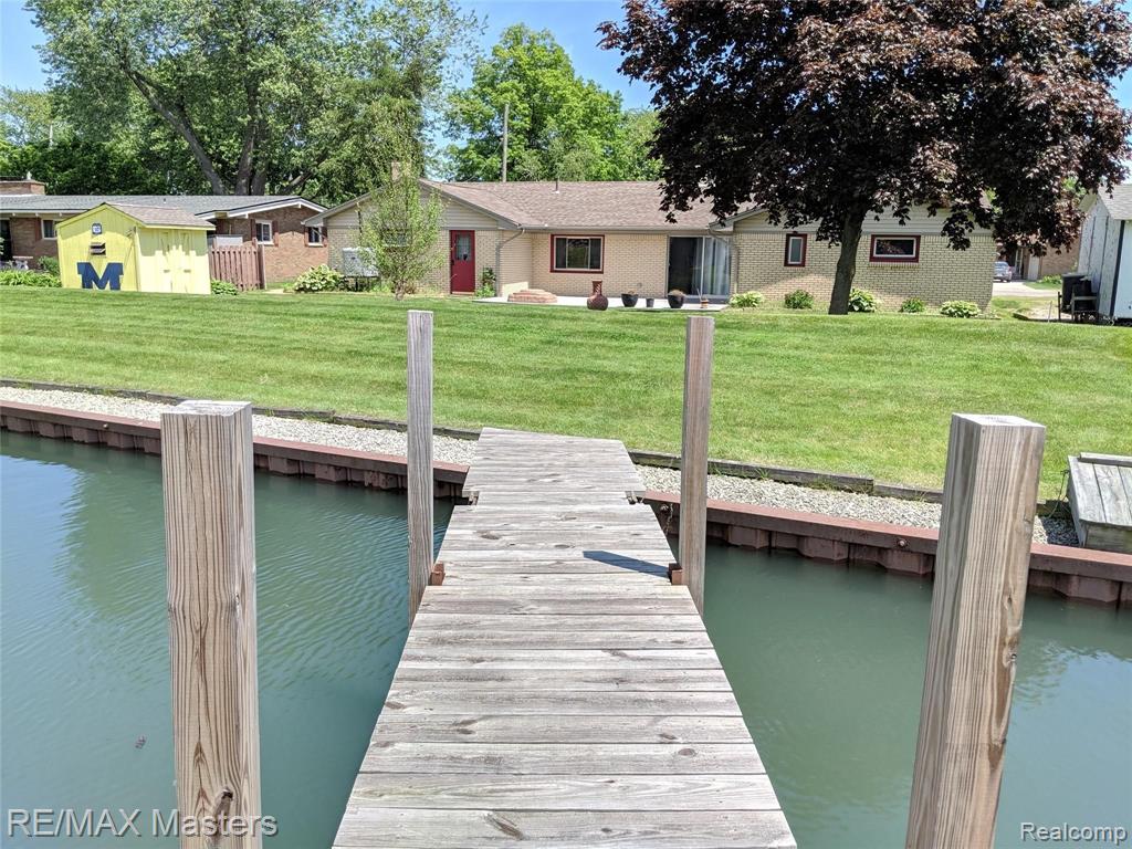 29850 Pointe Drive Gibraltar, MI 48173 - Photo 2 of 20