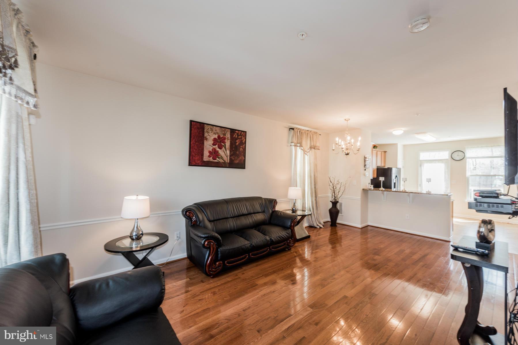 7116 Station House Road Elkridge, MD 21075 - Photo 8 of 28 Living Room