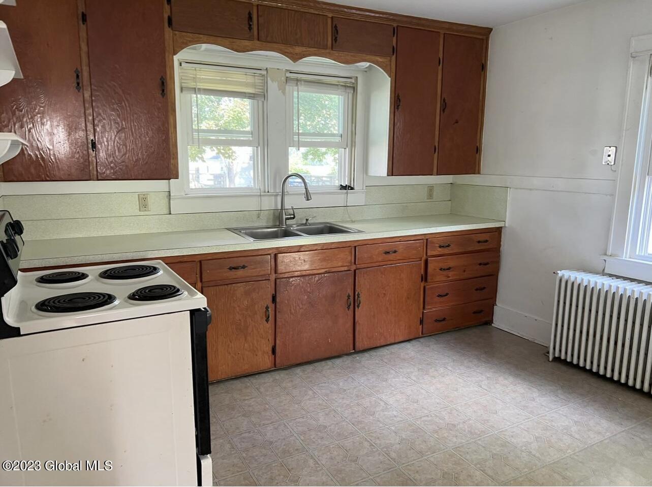 648 Feura Bush Road Bethlehem, NY 12054 - Photo 2 of 18 IMG_4564