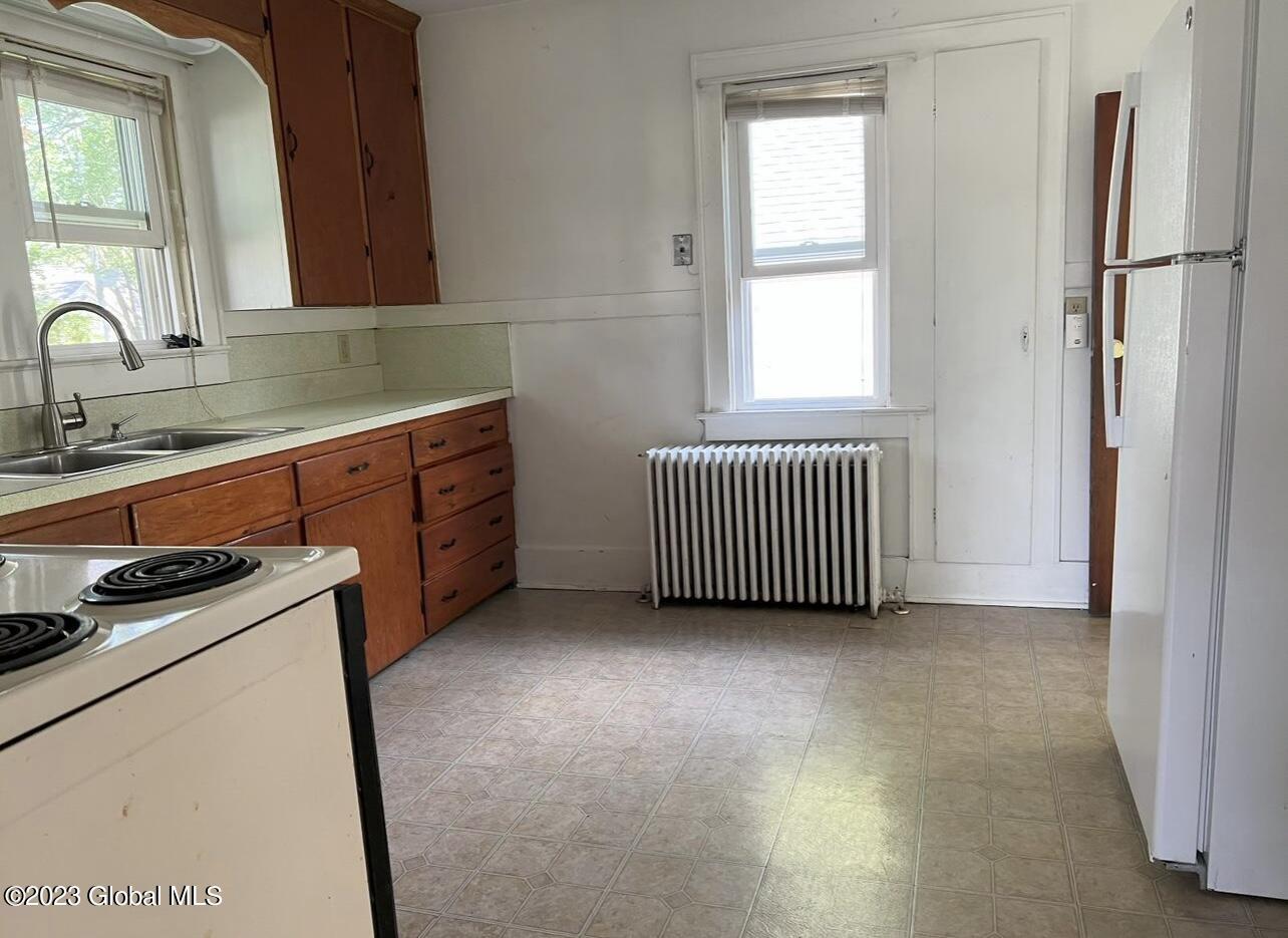 648 Feura Bush Road Bethlehem, NY 12054 - Photo 3 of 18 IMG_4573