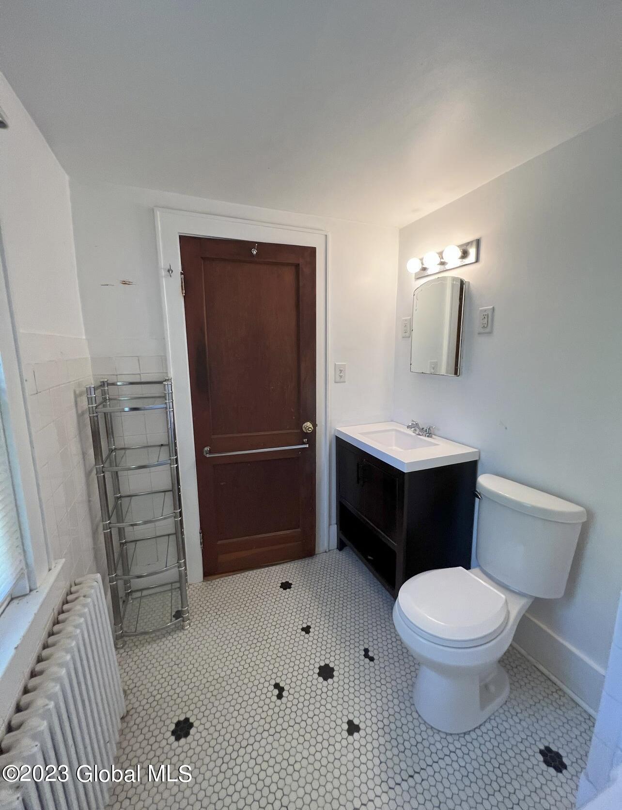 648 Feura Bush Road Bethlehem, NY 12054 - Photo 5 of 18 IMG_4575