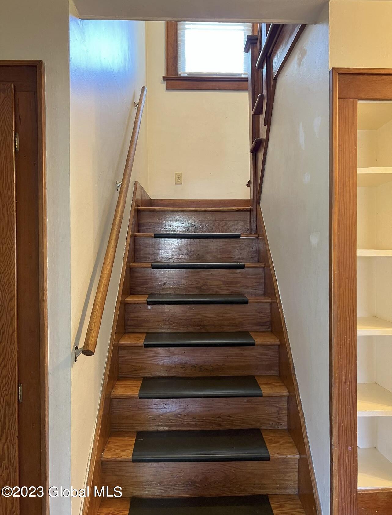 648 Feura Bush Road Bethlehem, NY 12054 - Photo 7 of 18 IMG_4577