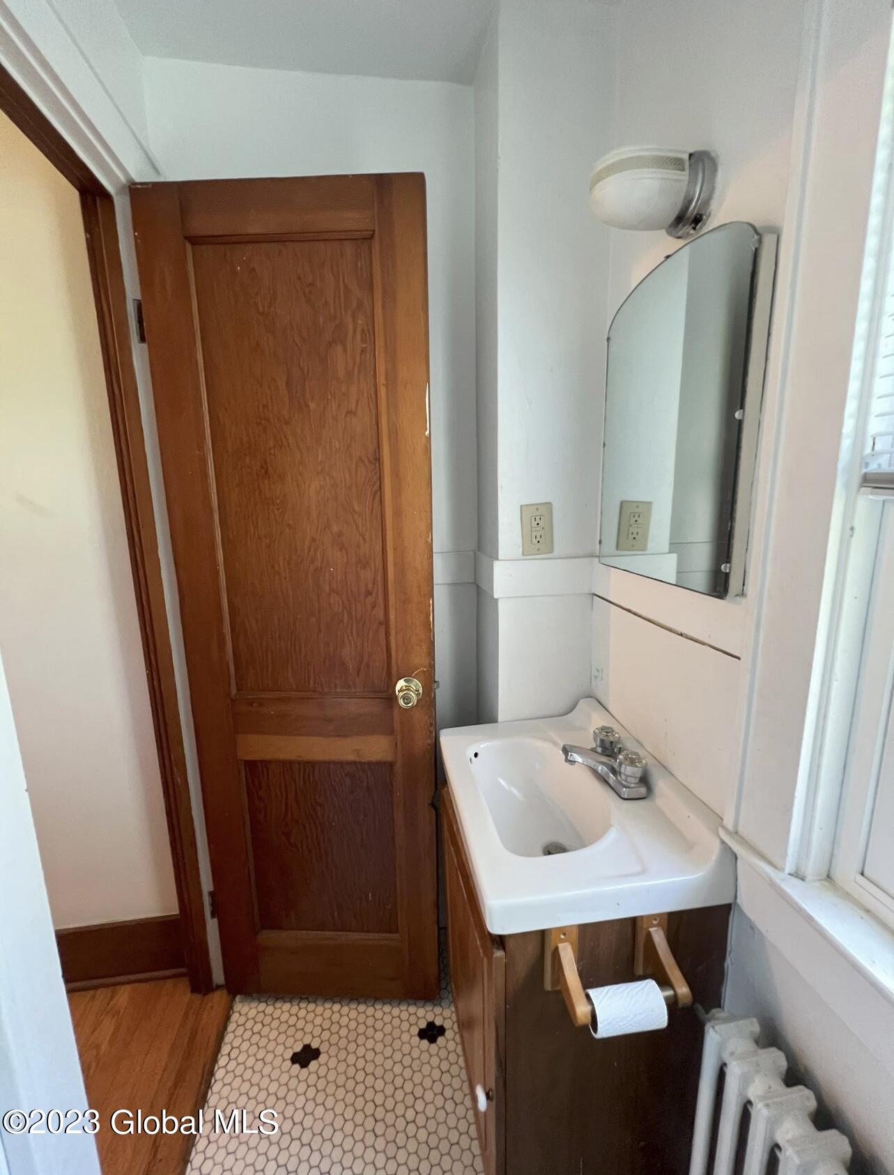 648 Feura Bush Road Bethlehem, NY 12054 - Photo 10 of 18 IMG_4565