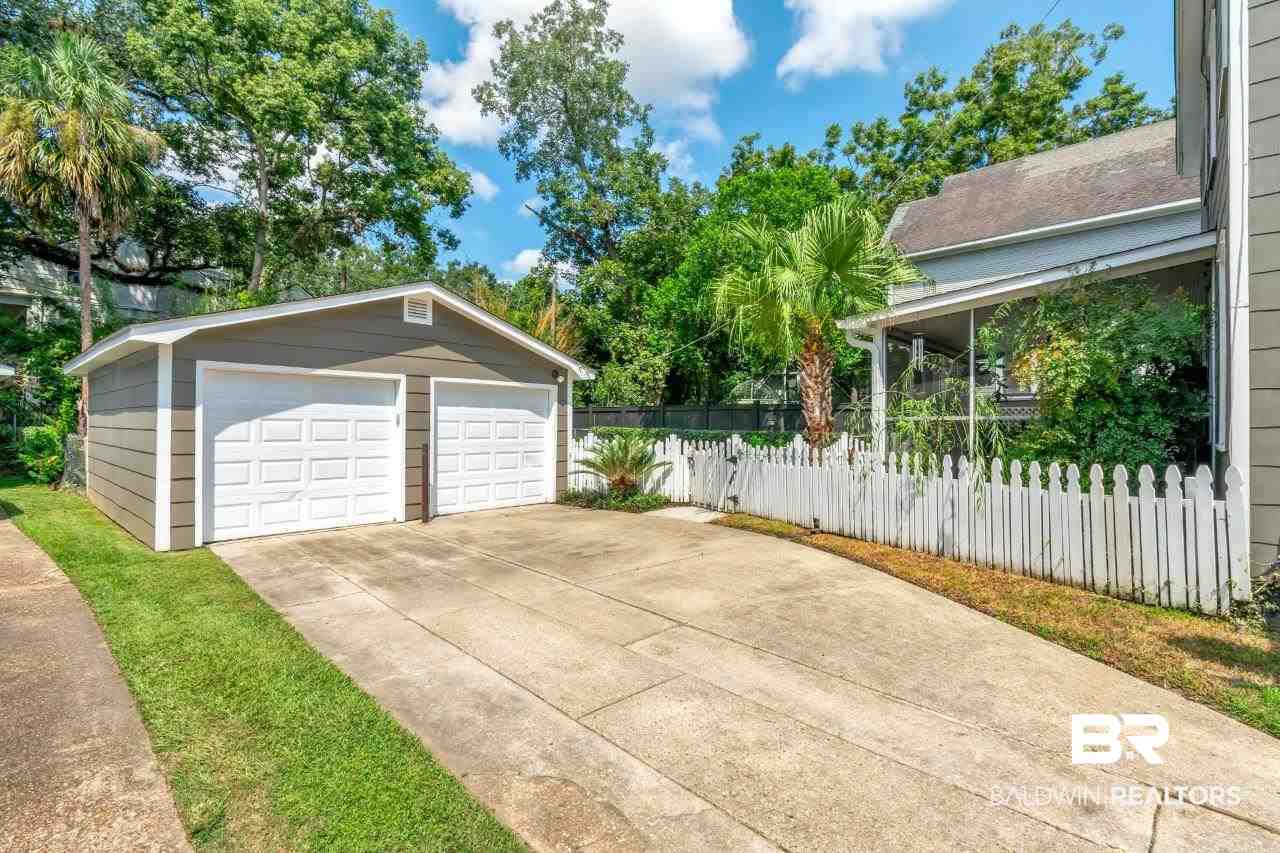 54 South Julia Street Mobile, AL 36604 - Photo 11 of 24
