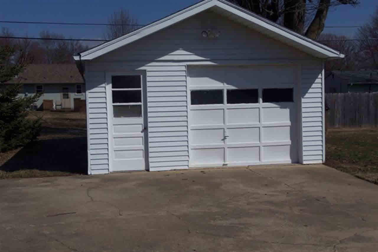 6226 West Taylor Road Muncie, IN 47304 - Photo 14 of 16 Gallery Image 14