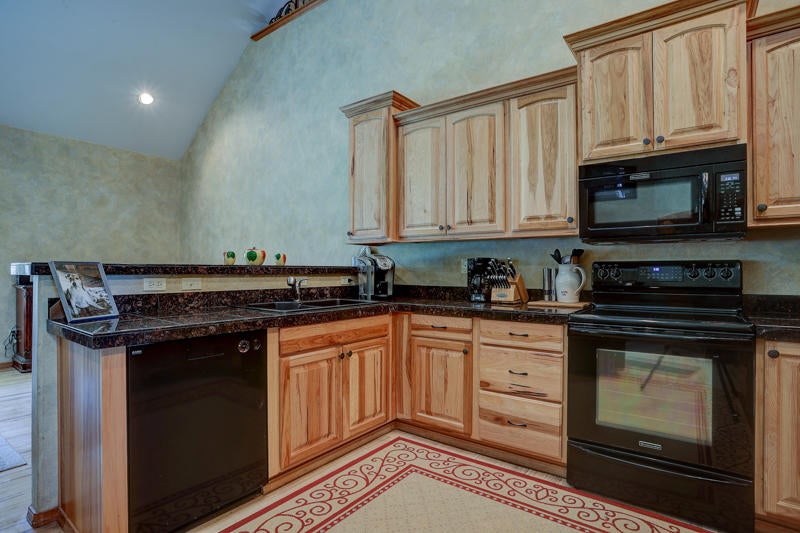 52633 Skidgel Road La Pine, OR 97739 - Photo 5 of 27 52633 Skidgel Road-5
