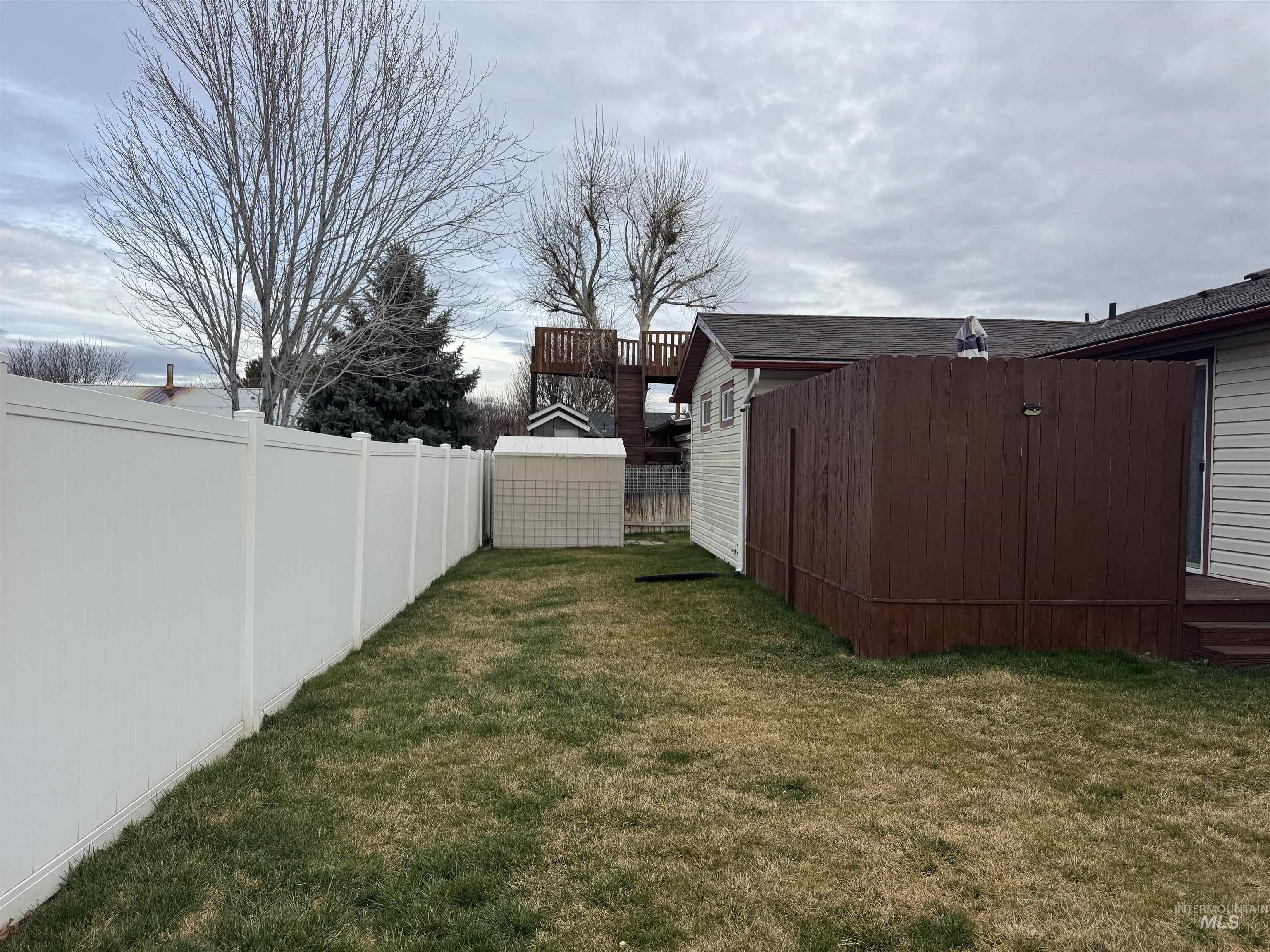1145 Utah Street Gooding, ID 83330 - Photo 40 of 50 Fenced backyard featuring a shed