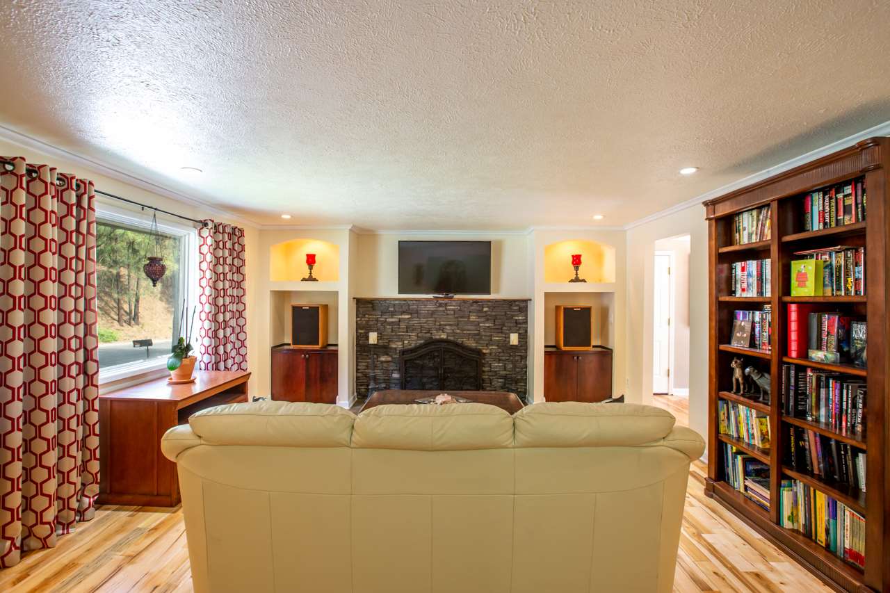 4219 West Arrowhead Road Spokane, WA 99208 - Photo 3 of 20 Gallery Image 3