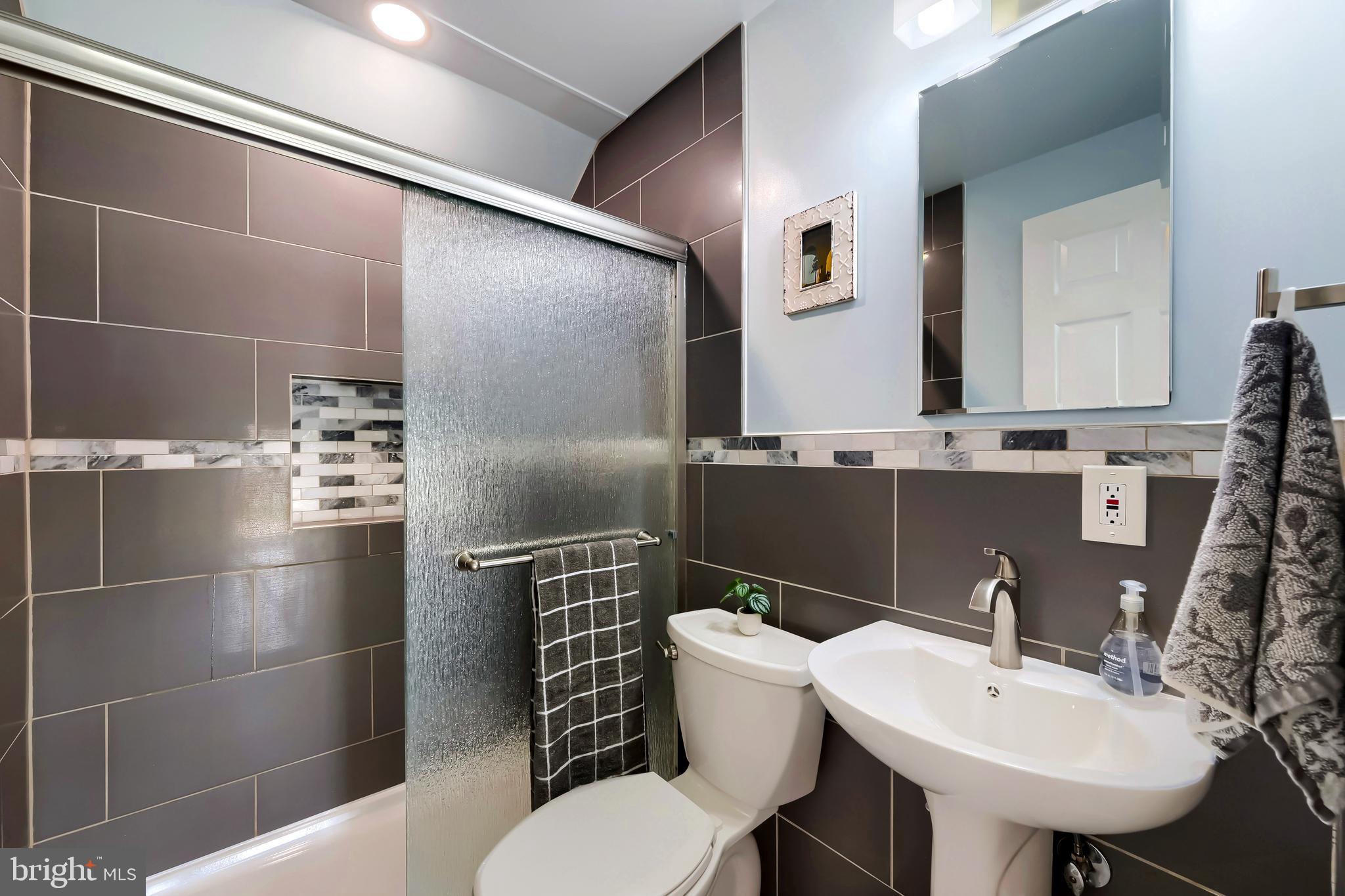 3413 Louth Road Baltimore, MD 21222 - Photo 12 of 36