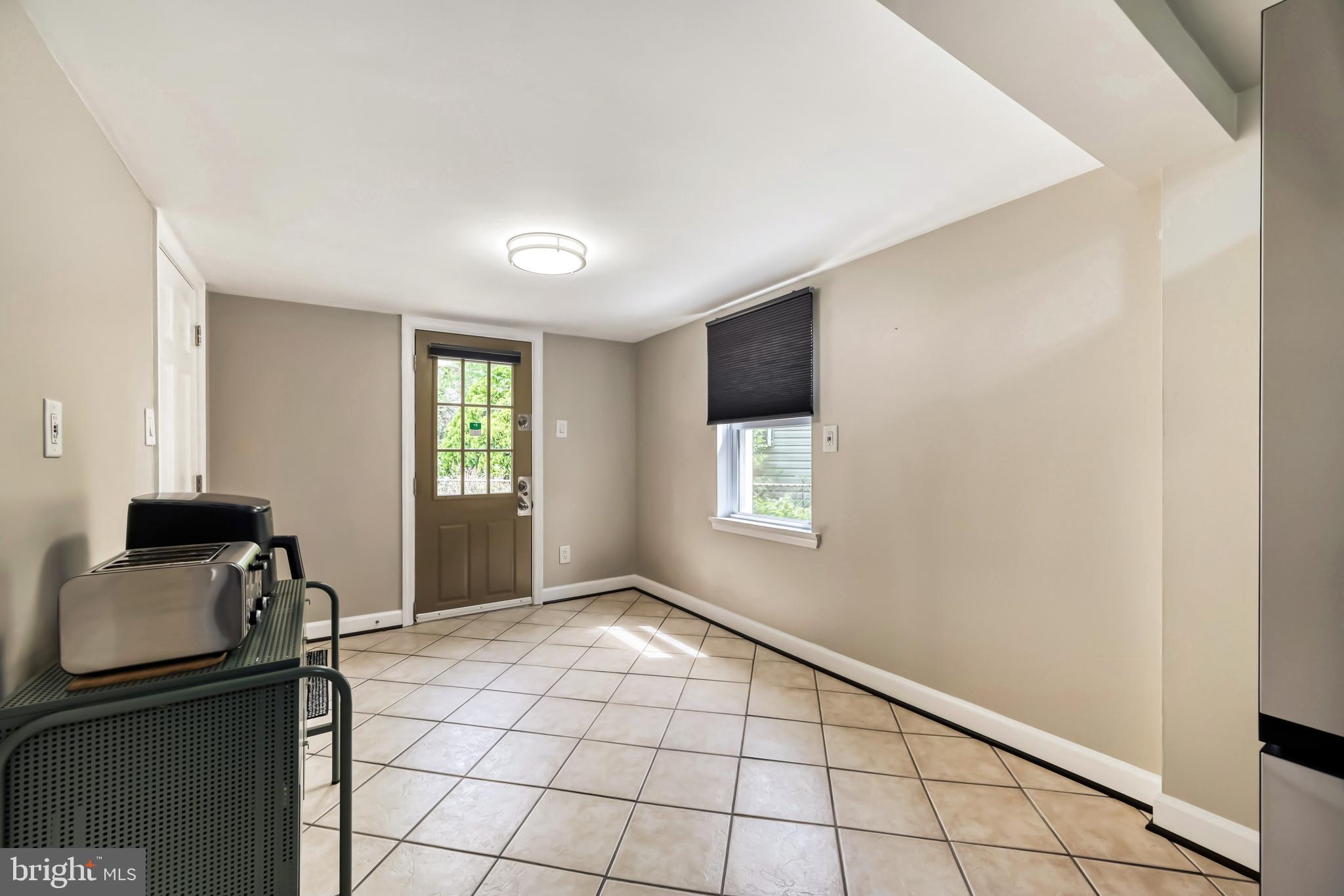 3413 Louth Road Baltimore, MD 21222 - Photo 9 of 36