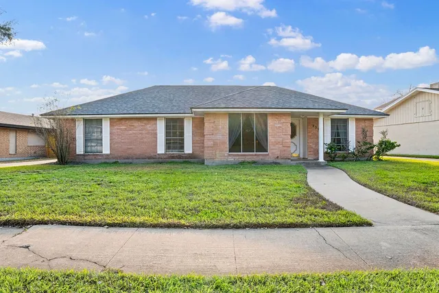 $245,000 | 230 Terlingua Drive, Portland, TX 78374