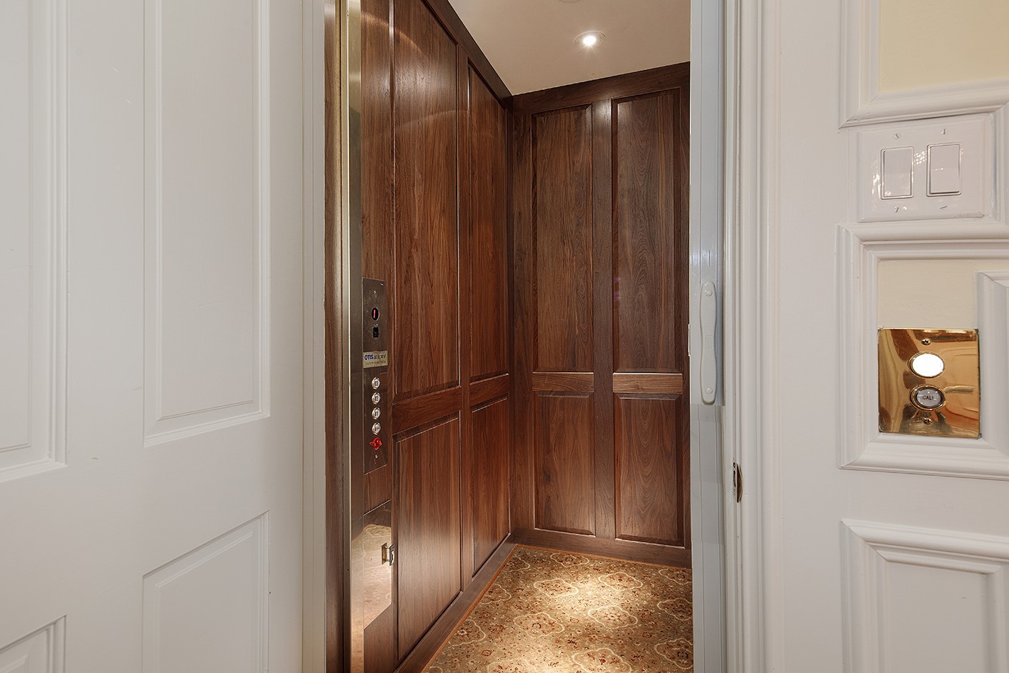 38 Grogans Point Road The Woodlands, TX 77380 - Photo 12 of 50 a view of elevator