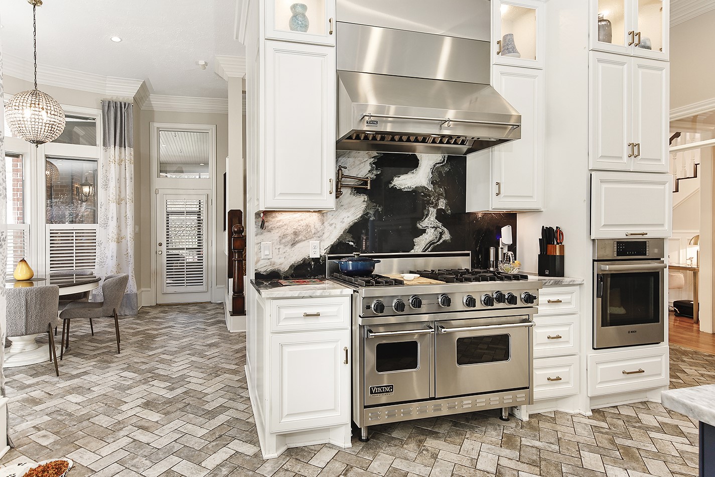 38 Grogans Point Road The Woodlands, TX 77380 - Photo 17 of 49 Chef kitchen