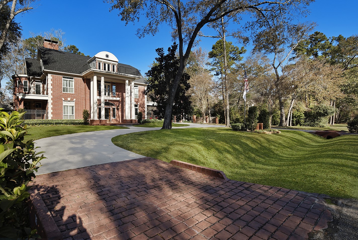 38 Grogans Point Road The Woodlands, TX 77380 - Photo 2 of 49 Replica of the 1904 historic Georgian Revival mansion in Forth Worth known as "Thistle Hill"