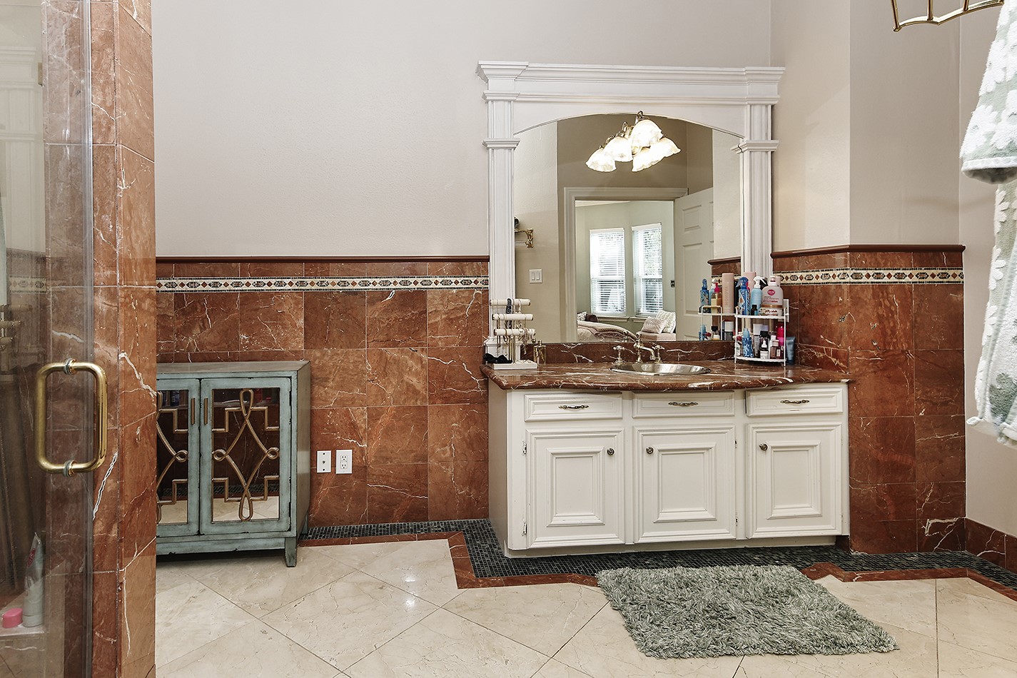 38 Grogans Point Road The Woodlands, TX 77380 - Photo 32 of 49 Secondary primary bath