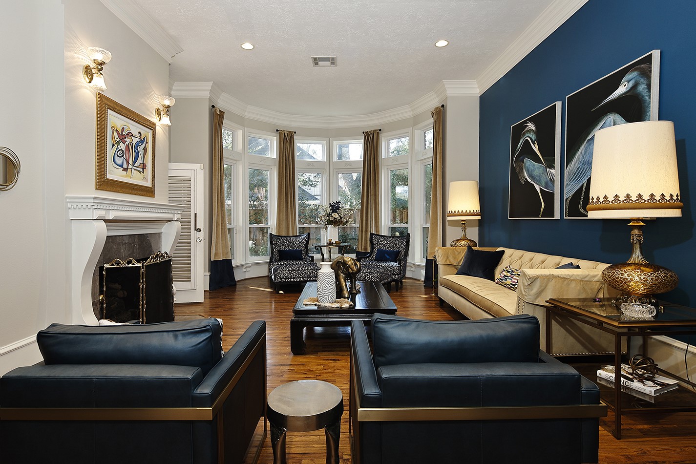 38 Grogans Point Road The Woodlands, TX 77380 - Photo 9 of 49 Spacious family room