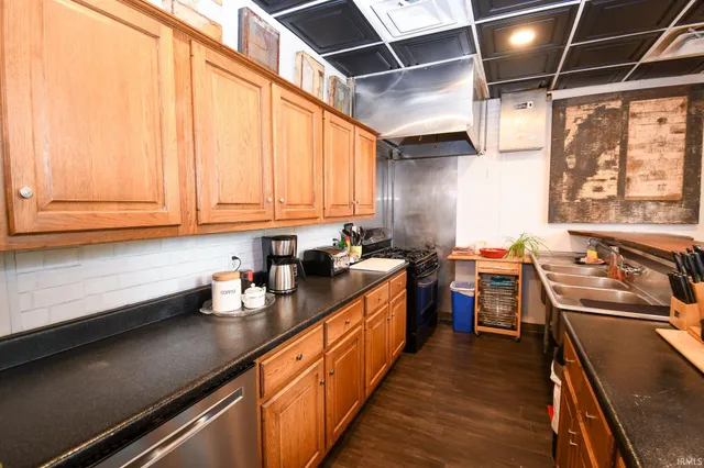 $990,000 | 533 West Washington Boulevard, Fort Wayne, IN 46802