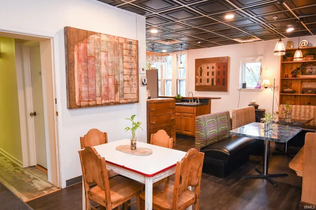 $990,000 | 533 West Washington Boulevard, Fort Wayne, IN 46802