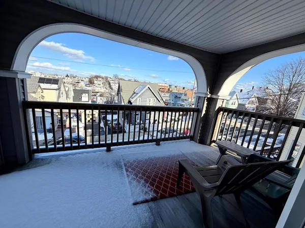 $2,600 | 21 Oakland Avenue, Unit 2, Everett, MA 02149