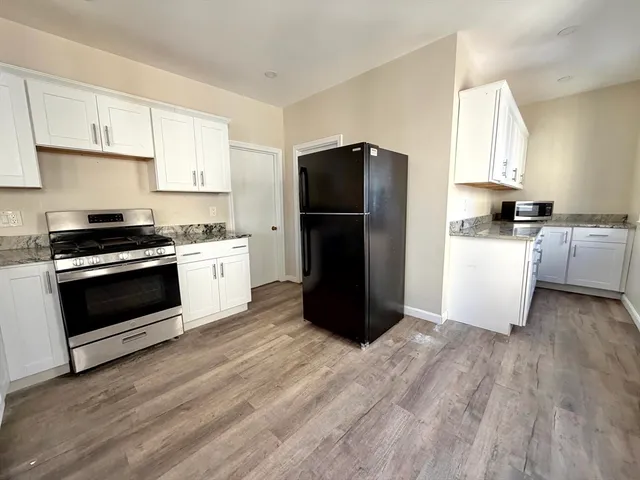 $2,800 | 21 Oakland Avenue, Unit 2, Everett, MA 02149