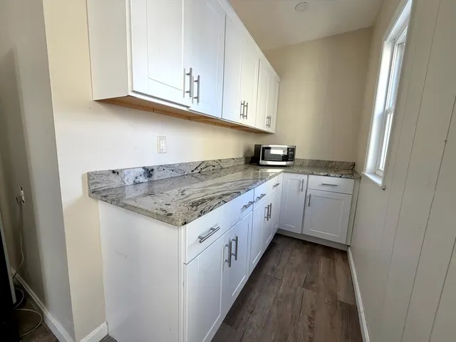 $2,800 | 21 Oakland Avenue, Unit 2, Everett, MA 02149