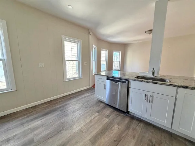 $2,800 | 21 Oakland Avenue, Unit 2, Everett, MA 02149