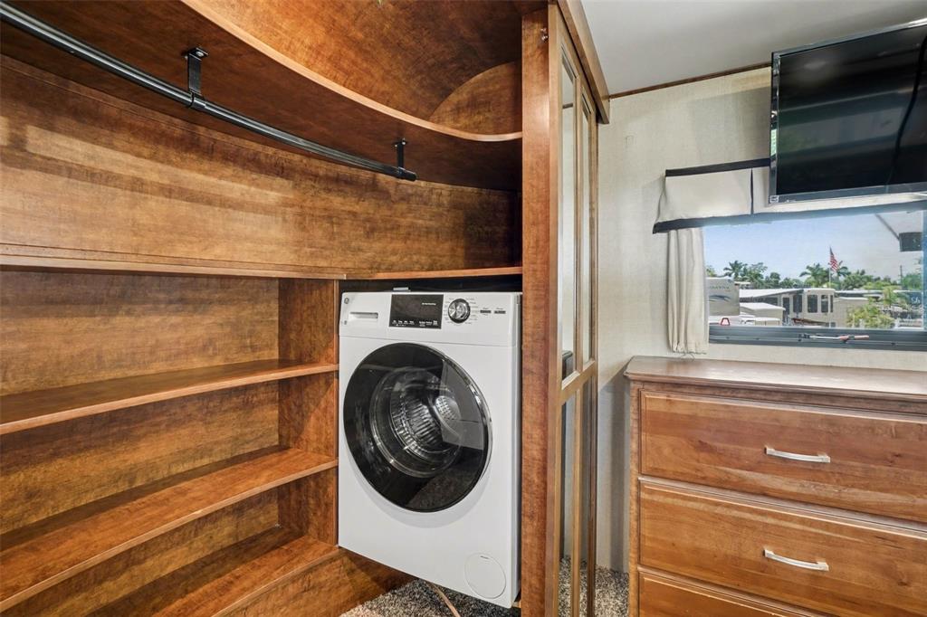 6800 Golf Course Boulevard, Unit H6 Punta Gorda, FL 33982 - Photo 12 of 15 a view of washer and dryer