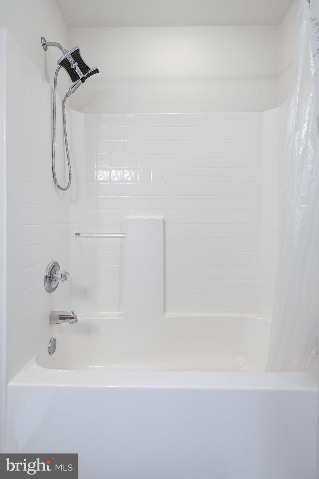 492 Harmon Road Philadelphia, PA 19128 - Photo 26 of 36