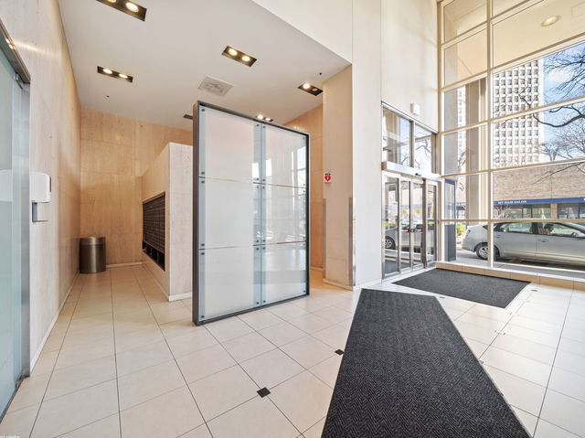5320 North Sheridan Road, Unit 1911 Chicago, IL 60640 - Photo 4 of 26