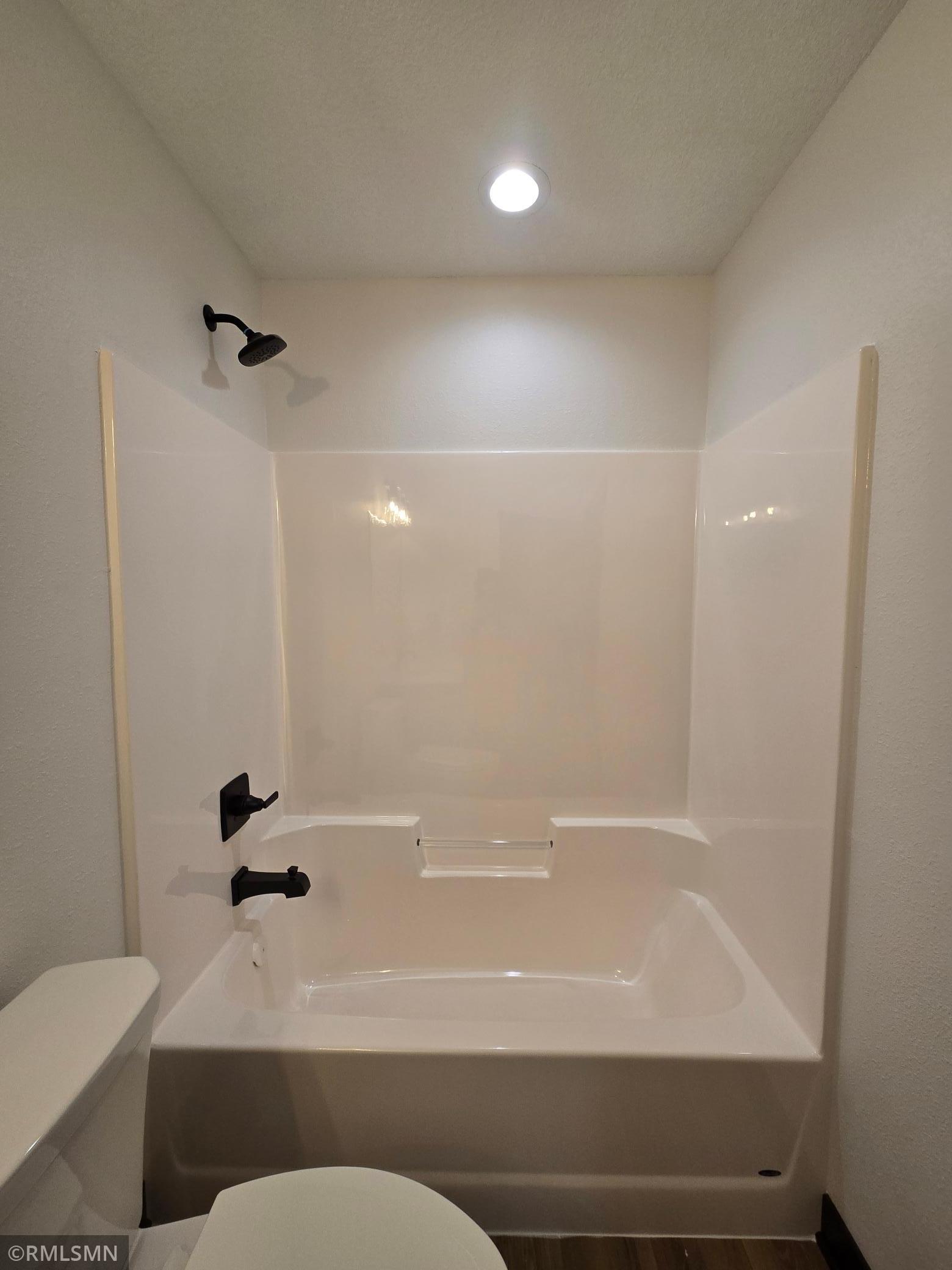 630 Cedar Ridge Avenue Le Center, MN 56057 - Photo 18 of 25