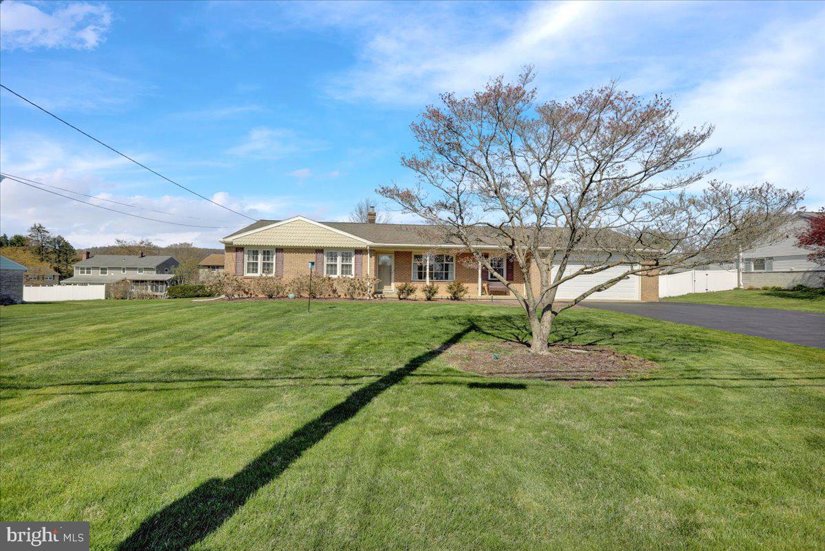 820 Lorane Road Reading, PA 19606 - Photo 3 of 32 Gallery Image 3