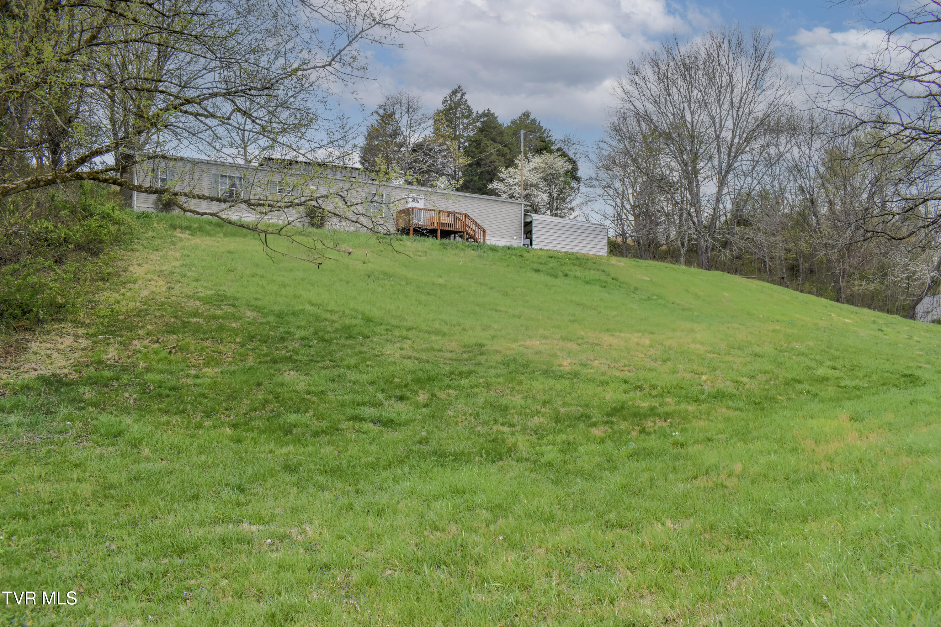257 Hickory Hills Road Church Hill, TN 37642 - Photo 3 of 35 DSC_0510-2-HDR-Edit