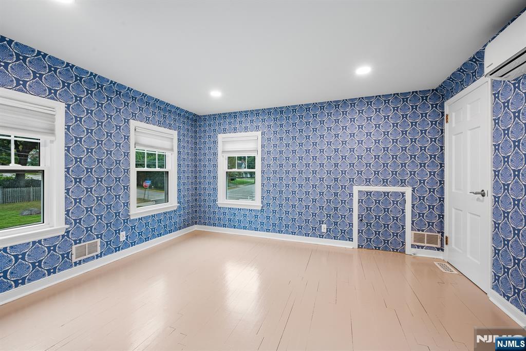 1187 Sussex Road Teaneck, NJ 07666 - Photo 28 of 36 Gallery Image 28