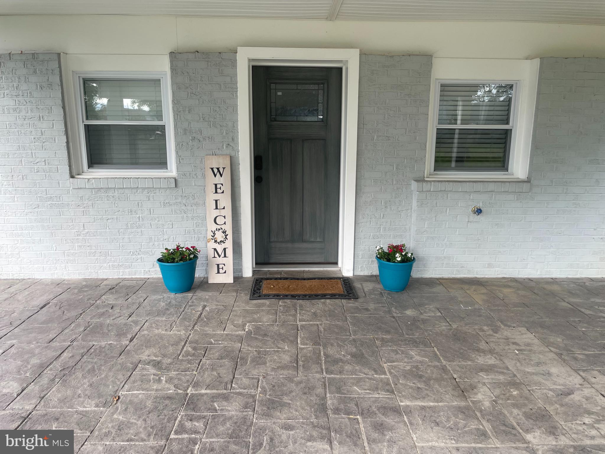 504 Grovethorn Road Middle River, MD 21220 - Photo 3 of 21 Welcoming Front Porch
